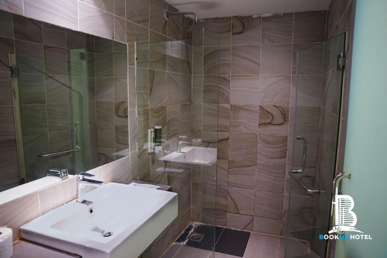 Bookme Hotel Johor Bahru Dış mekan fotoğraf