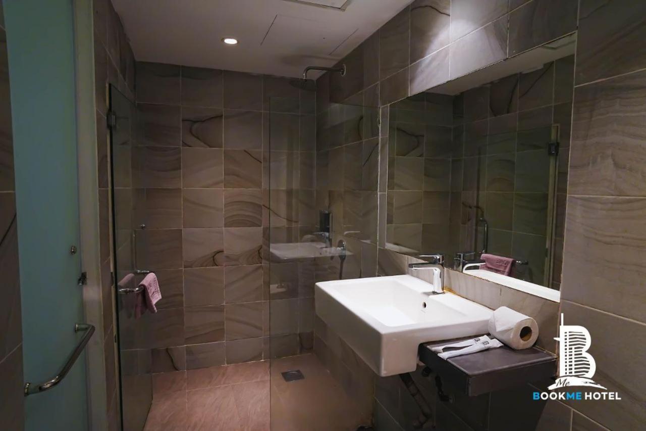 Bookme Hotel Johor Bahru Dış mekan fotoğraf